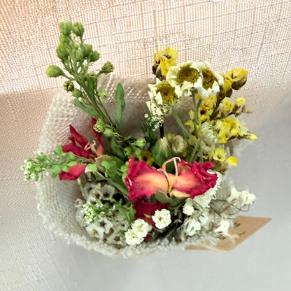 Lavish Petal Note - Mini Bouquet Magnet