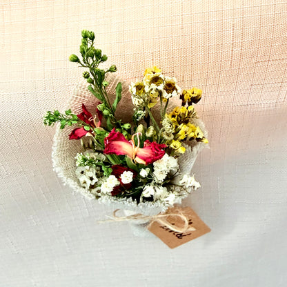 Lavish Petal Note - Mini Bouquet Magnet