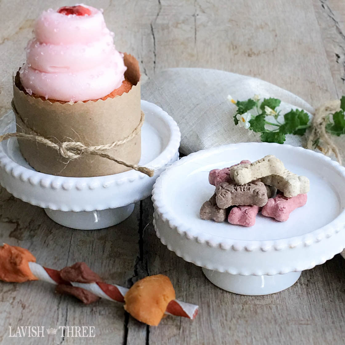 Cupcake or mini dessert pedestal stand set